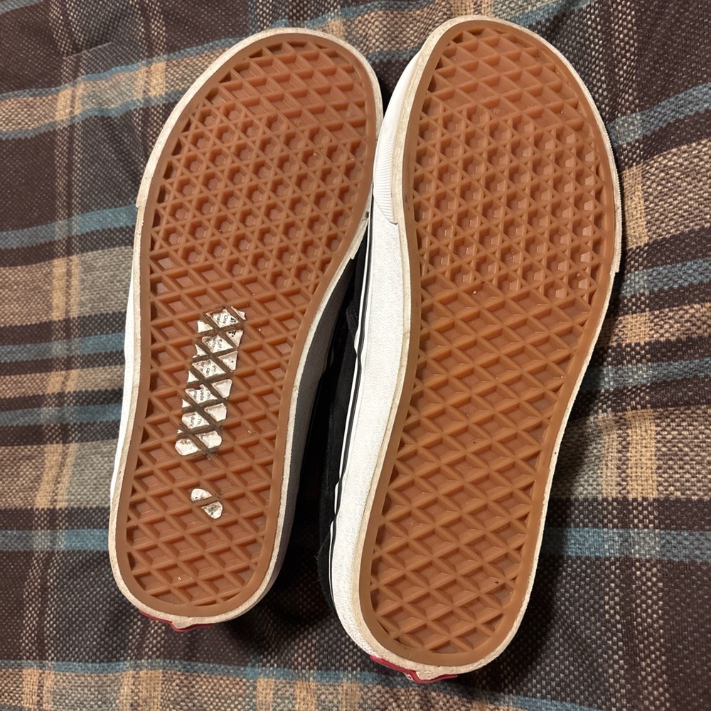 Women’s Size 8 Vans Black Slip-On Mules with White Sherpa Lining - Picture 5 of 5